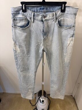 Old Navy Light Wash Slim Straight Men’s Jeans